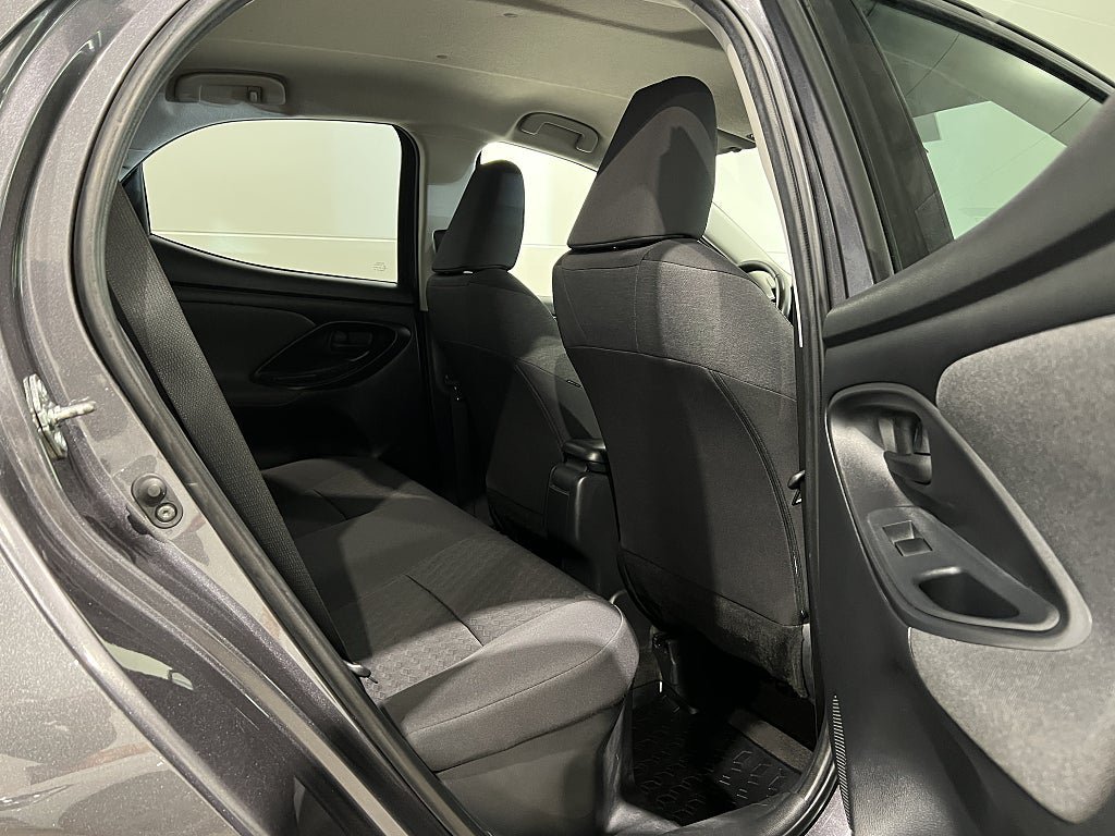 Vehicle Image 9