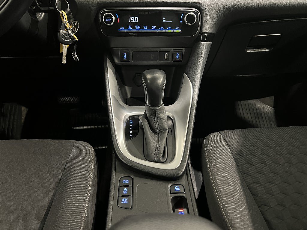 Vehicle Image 17