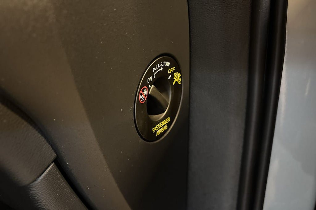 Vehicle Image 25