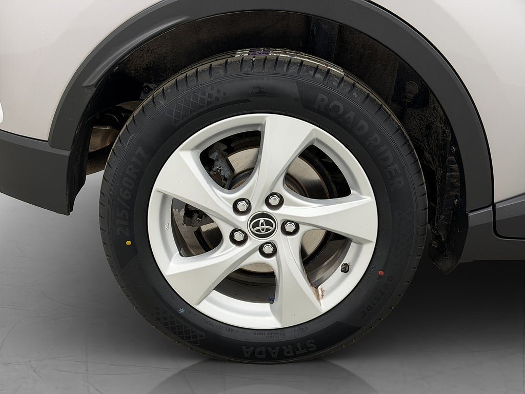 Vehicle Image 12