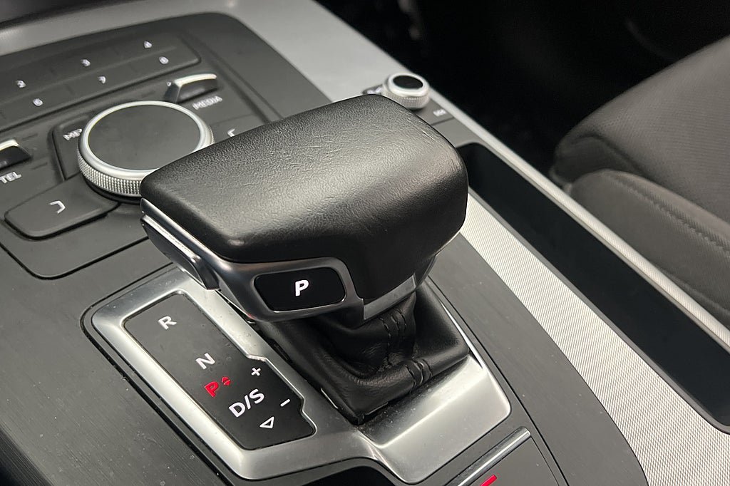 Vehicle Image 23