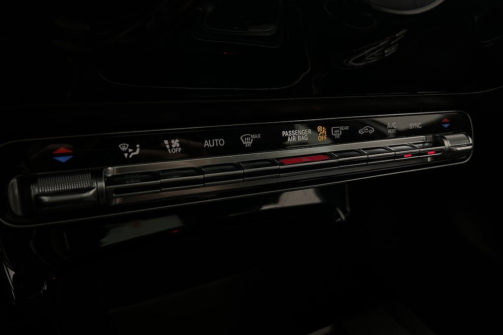 Vehicle Image 26