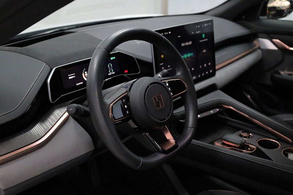 Vehicle Image 16