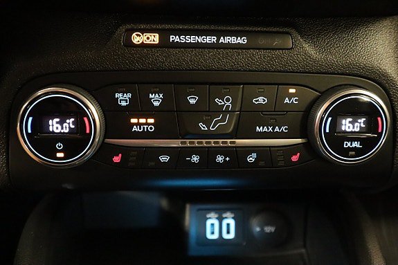 Vehicle Image 29