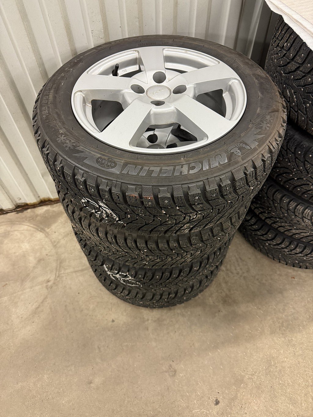 Vehicle Image 8