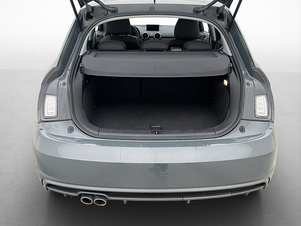 Vehicle Image 23