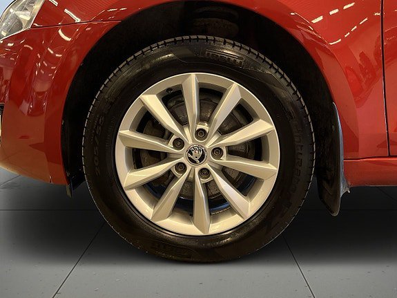 Vehicle Image 14