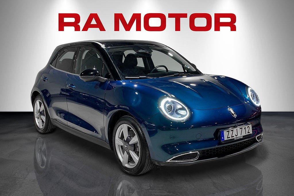 Vehicle Image 4