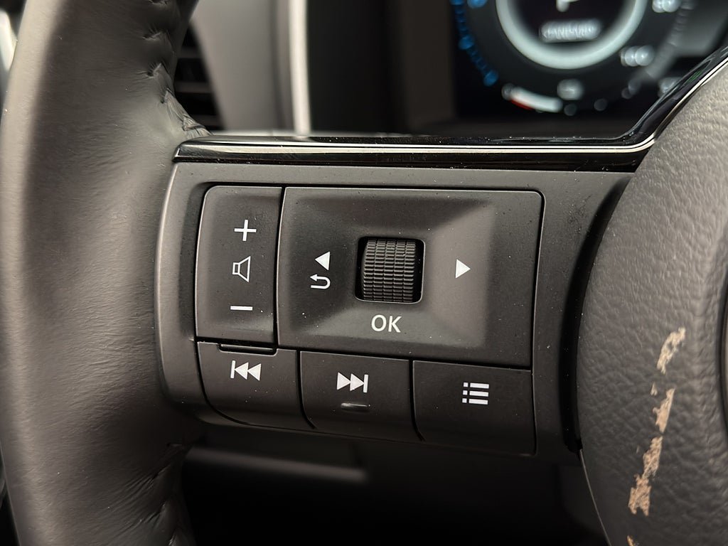 Vehicle Image 24