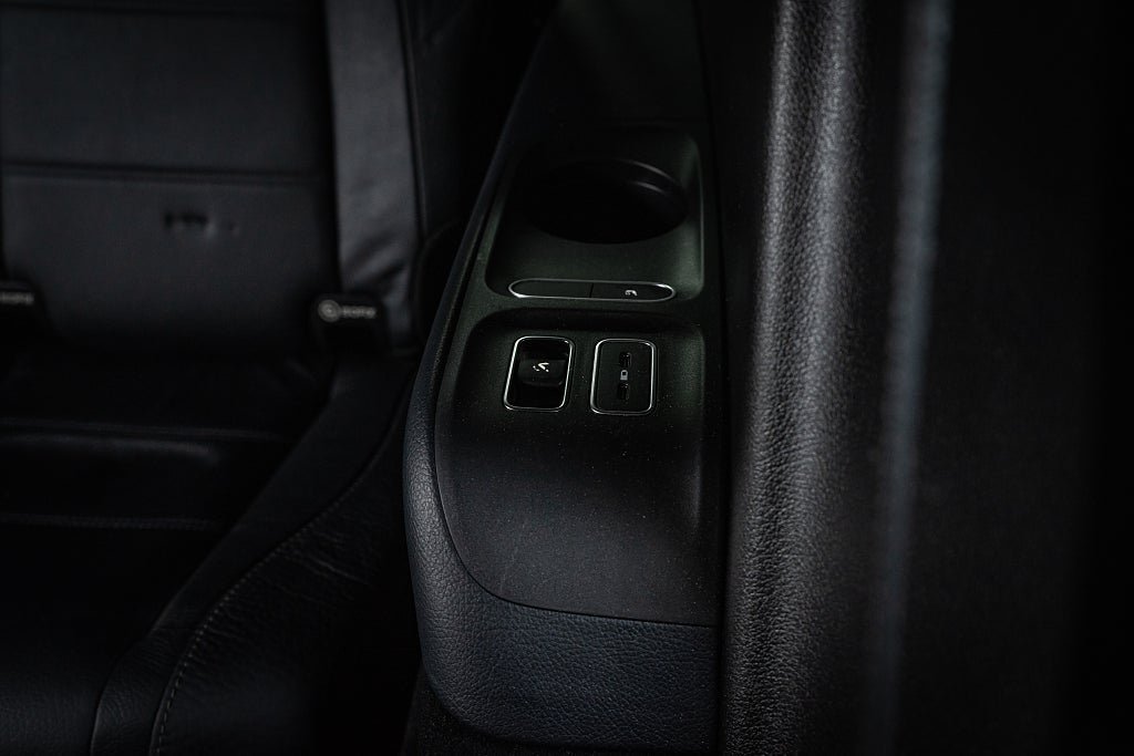 Vehicle Image 32
