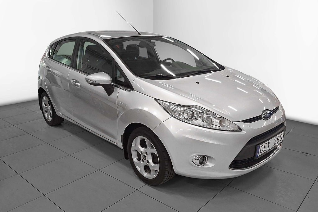 Vehicle Image 6
