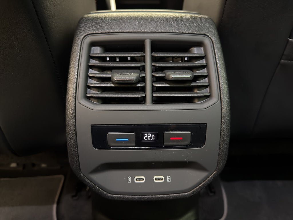 Vehicle Image 27