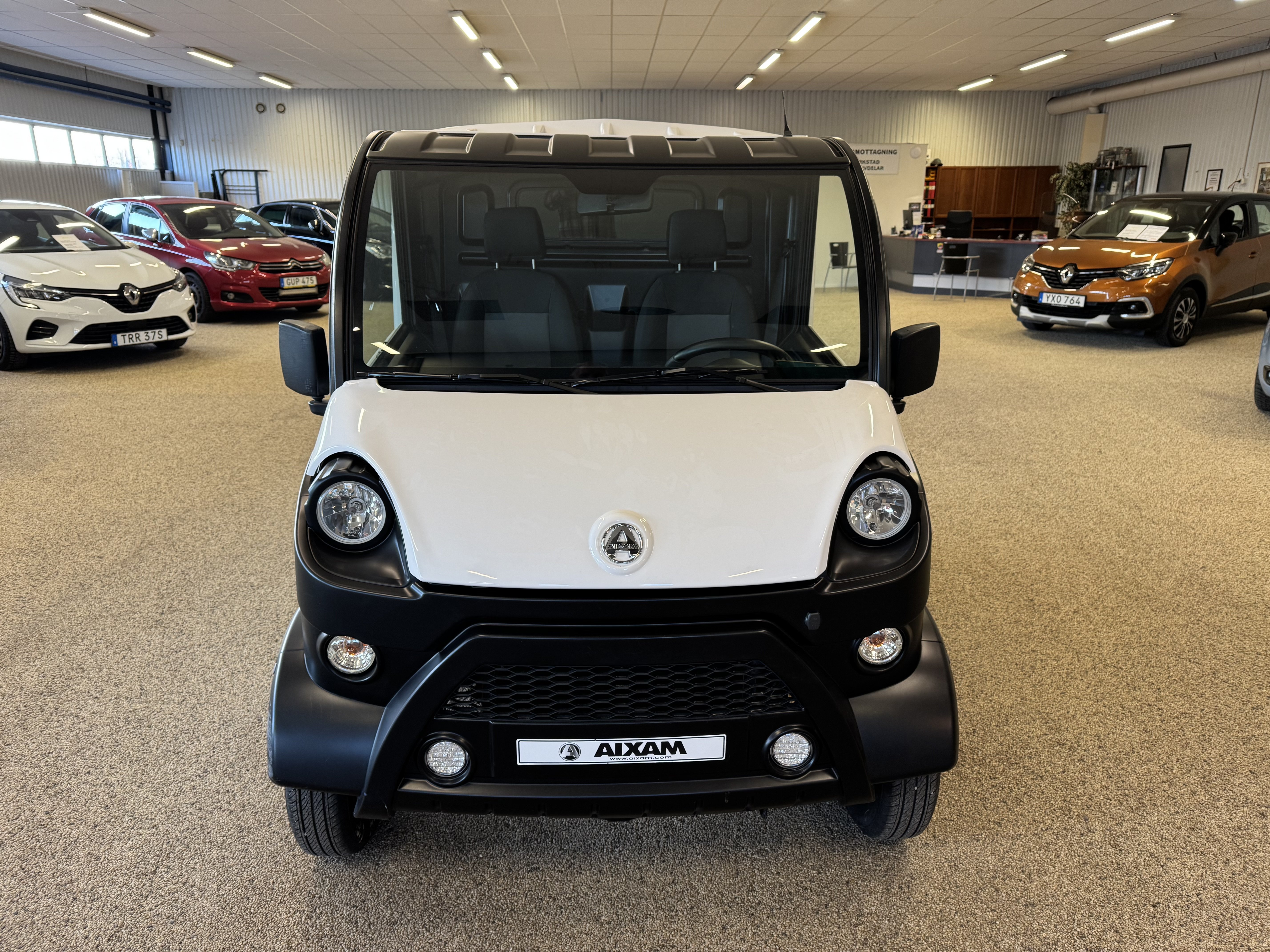 Vehicle Image 7