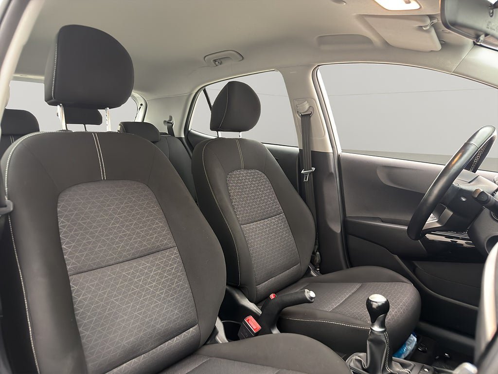 Vehicle Image 9