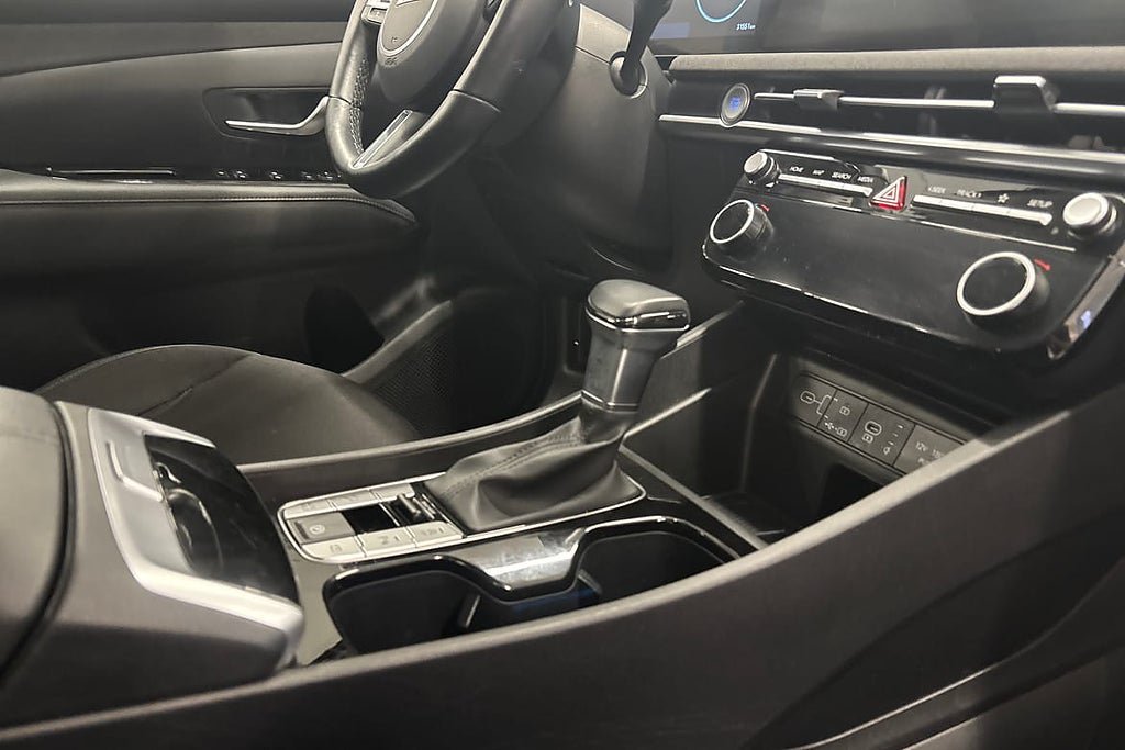 Vehicle Image 15