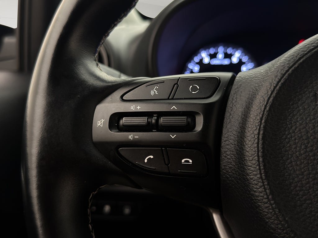 Vehicle Image 22
