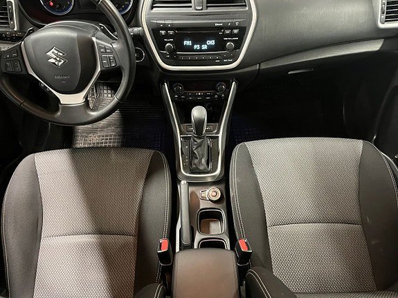 Vehicle Image 11