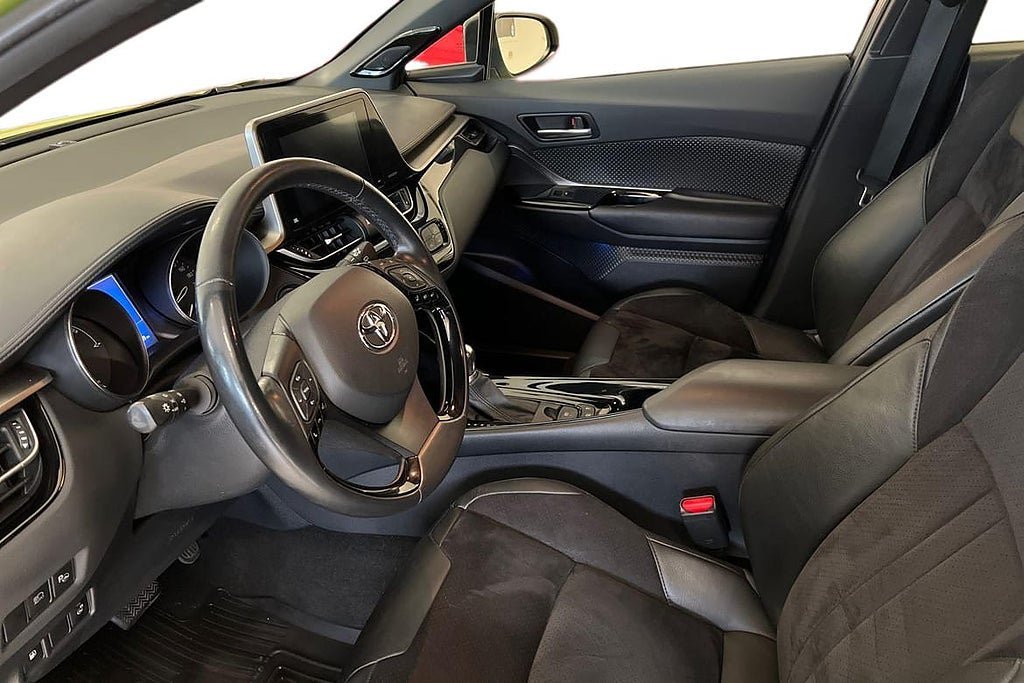 Vehicle Image 12