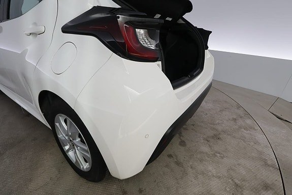 Vehicle Image 7