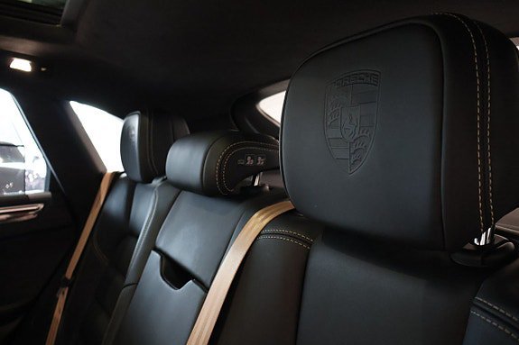 Vehicle Image 24