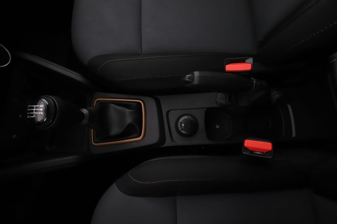 Vehicle Image 25