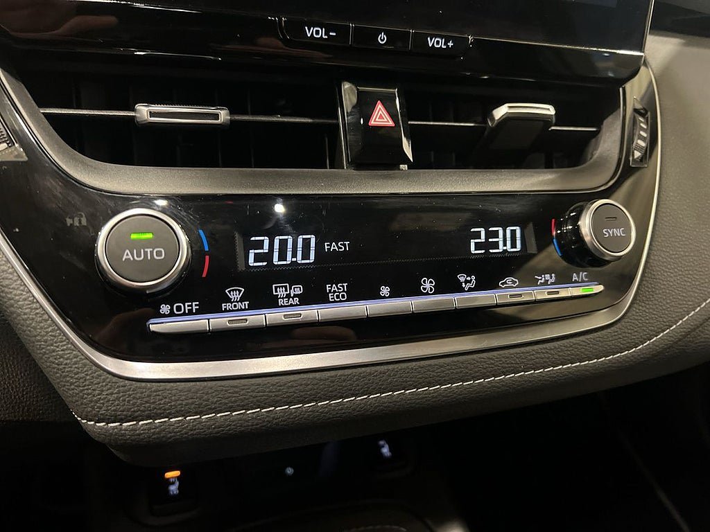 Vehicle Image 25