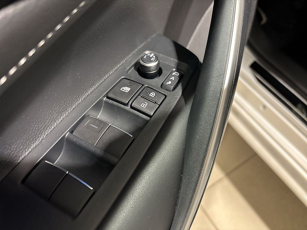 Vehicle Image 26