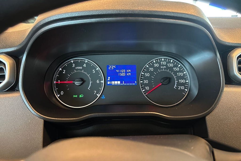 Vehicle Image 16