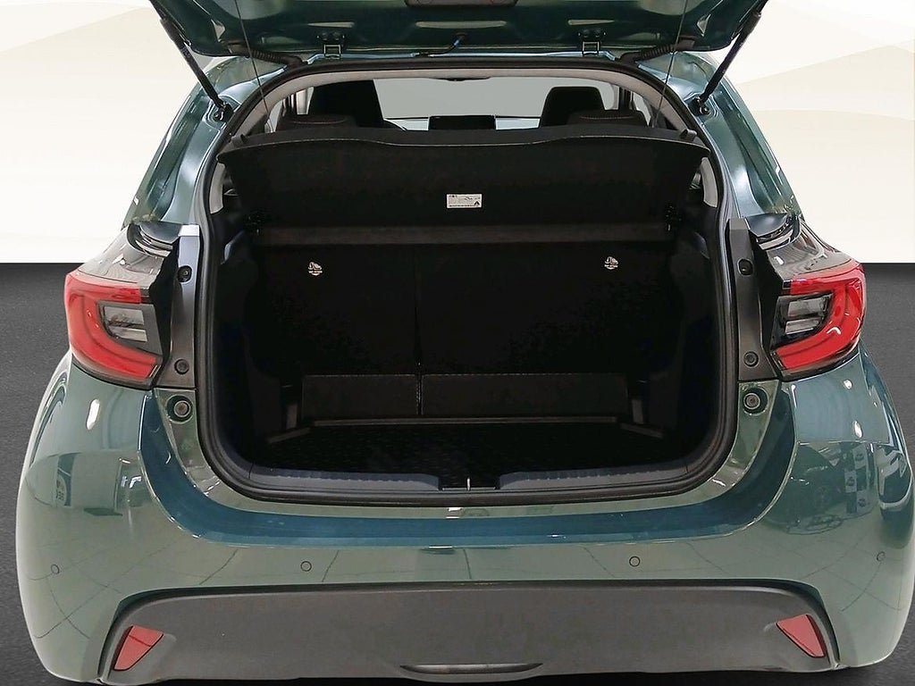 Vehicle Image 12