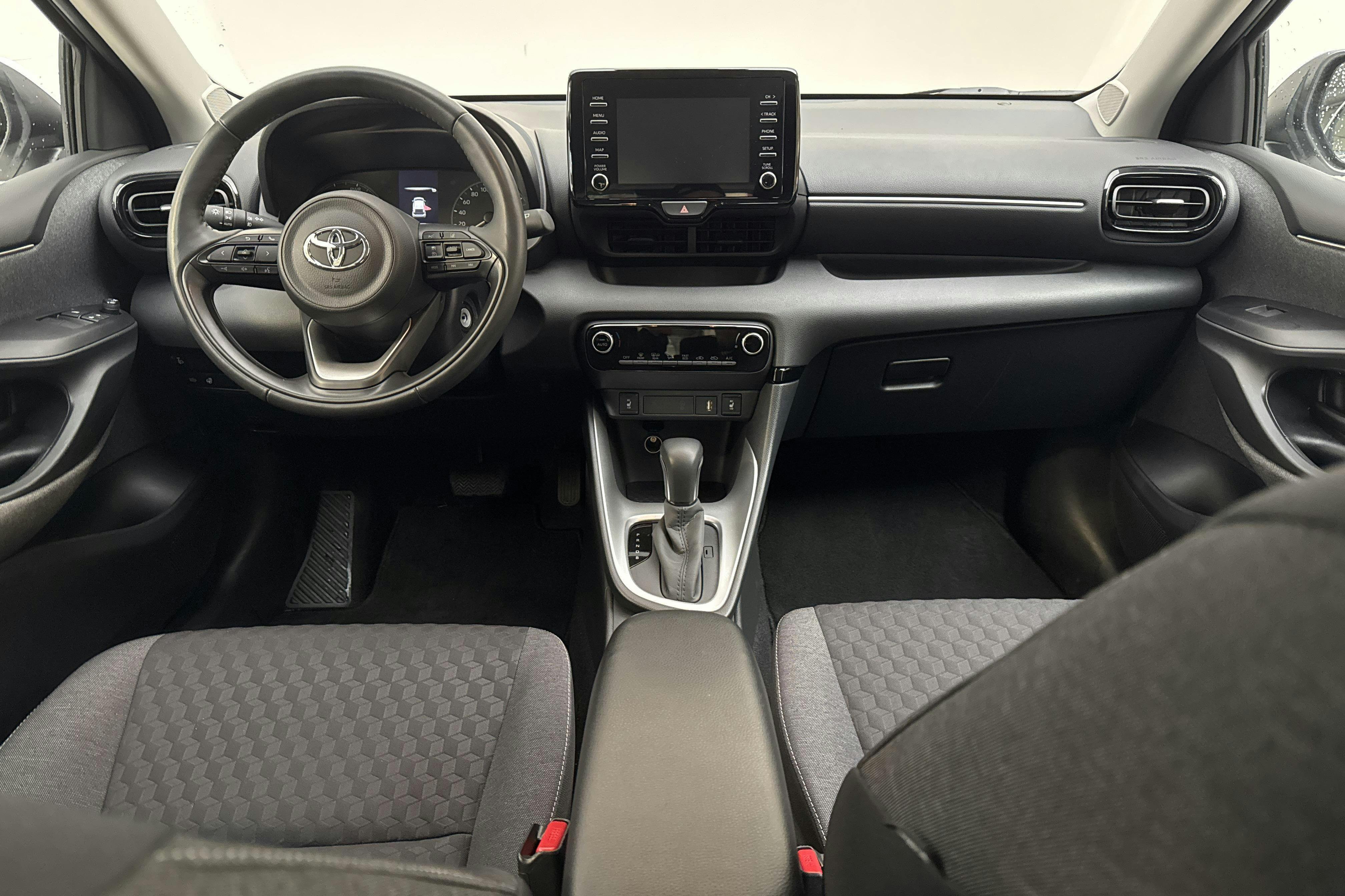 Vehicle Image 6