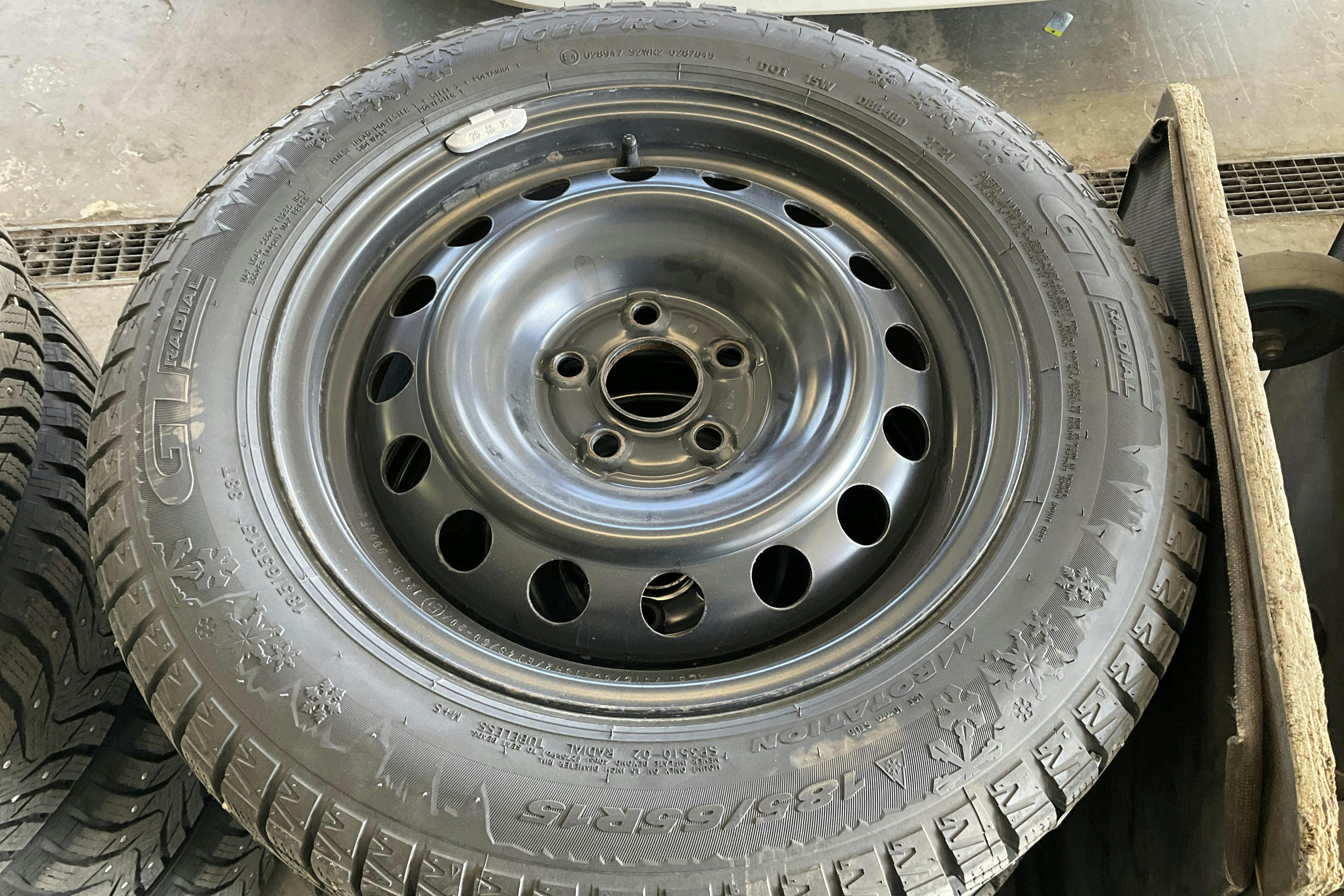 Vehicle Image 12
