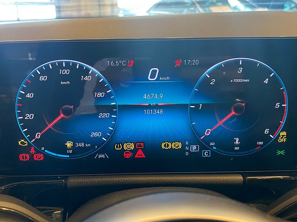 Vehicle Image 12
