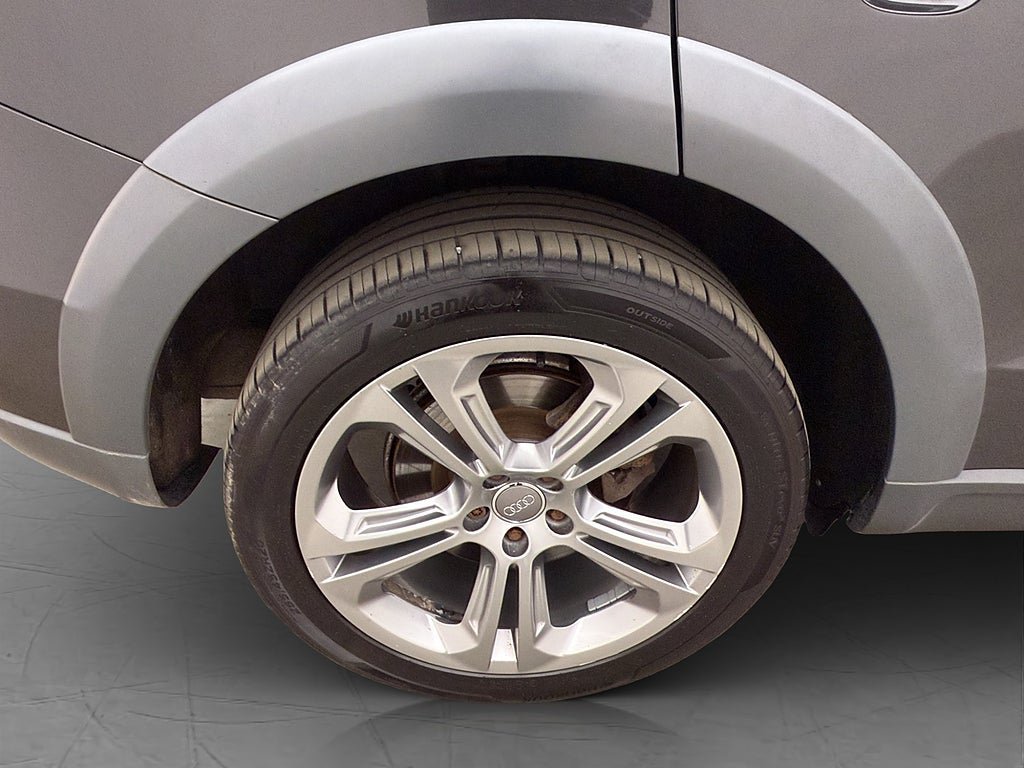 Vehicle Image 30