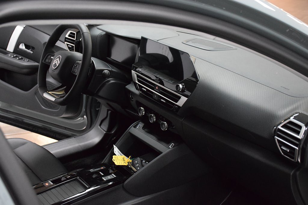 Vehicle Image 19