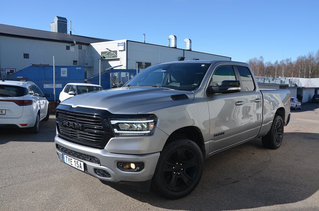 Vehicle Image 5