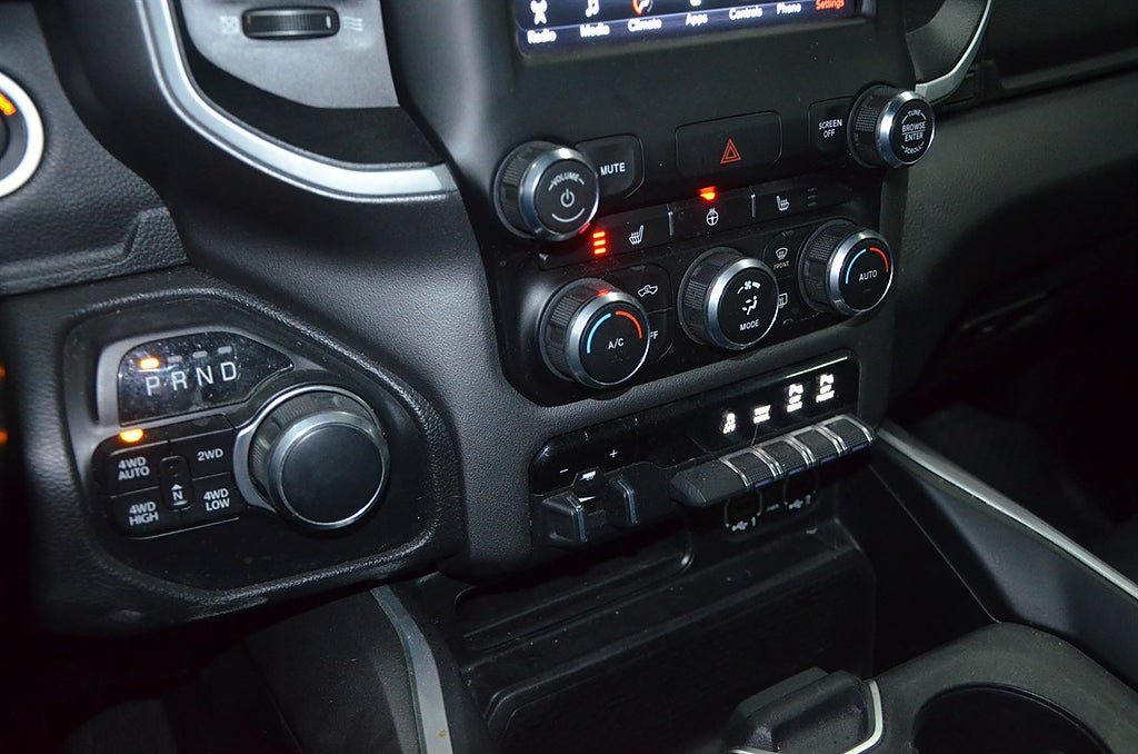 Vehicle Image 16