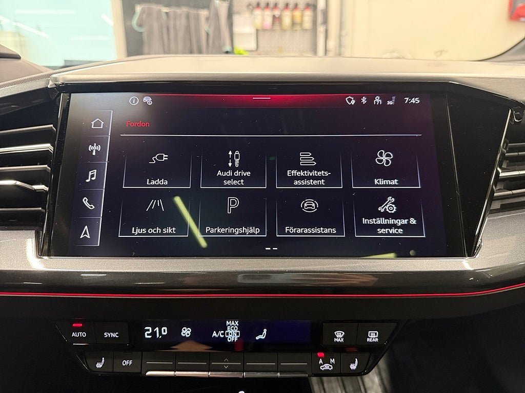 Vehicle Image 19