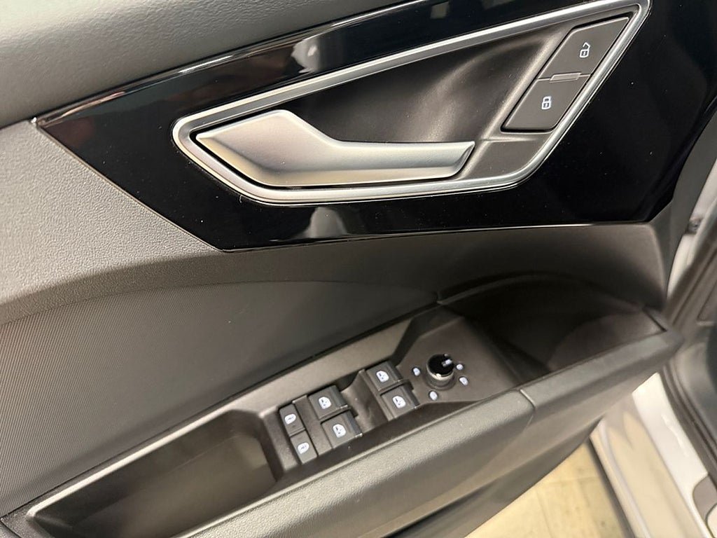 Vehicle Image 39