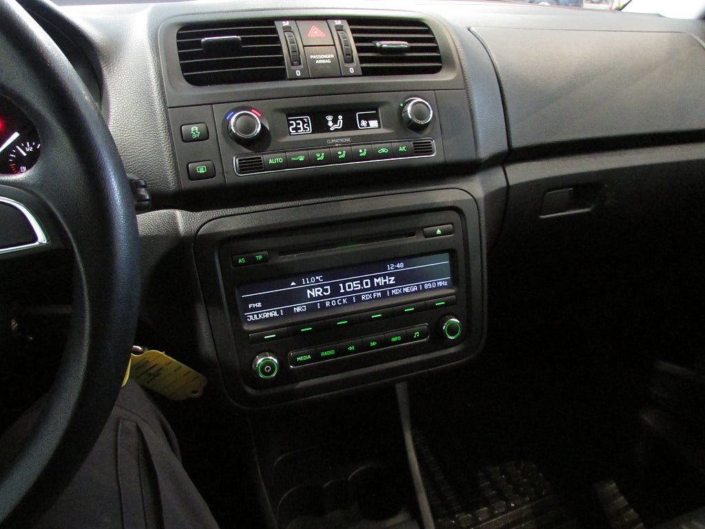 Vehicle Image 14