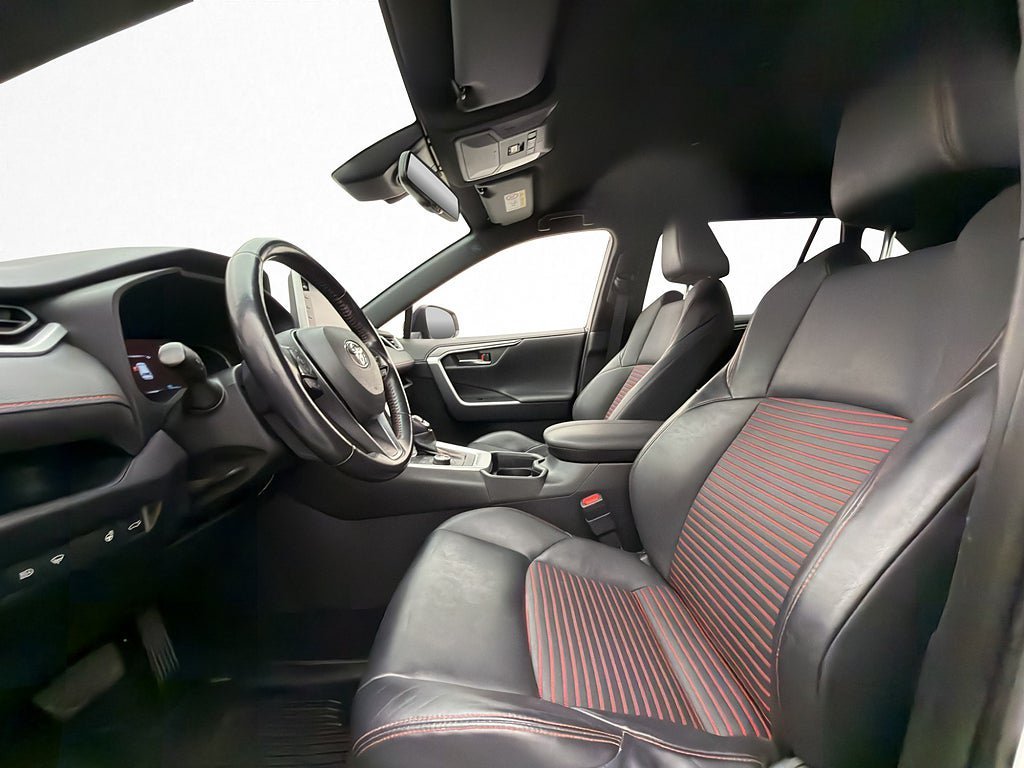 Vehicle Image 10