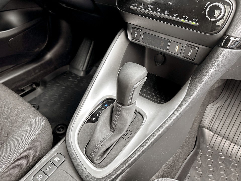 Vehicle Image 11