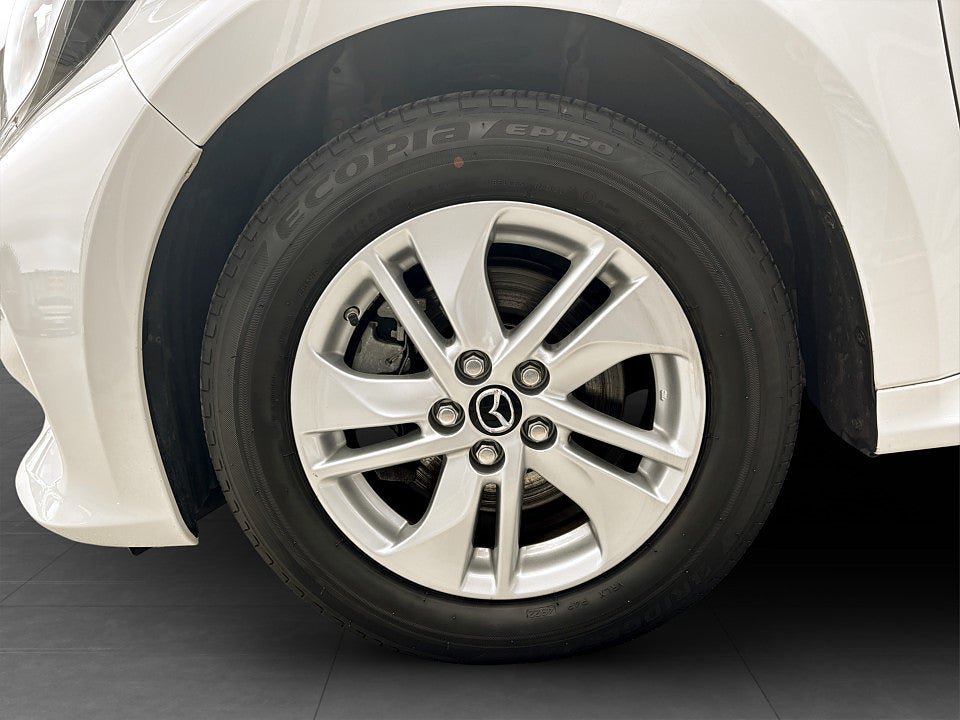 Vehicle Image 15