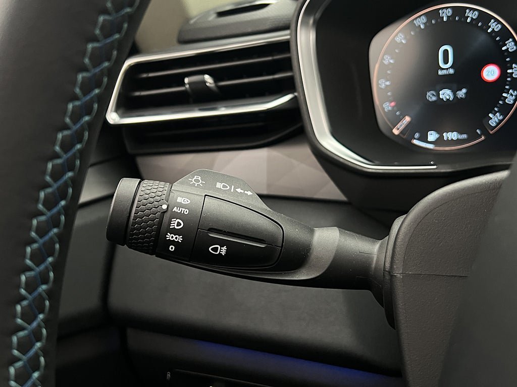 Vehicle Image 28