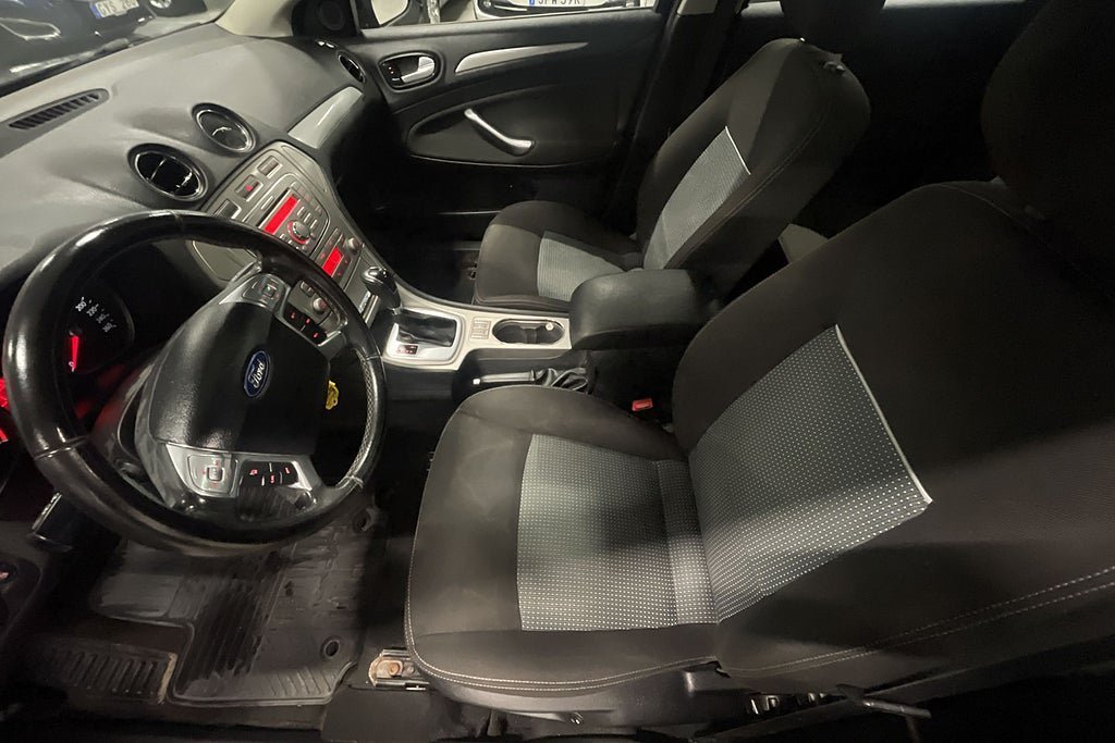 Vehicle Image 7