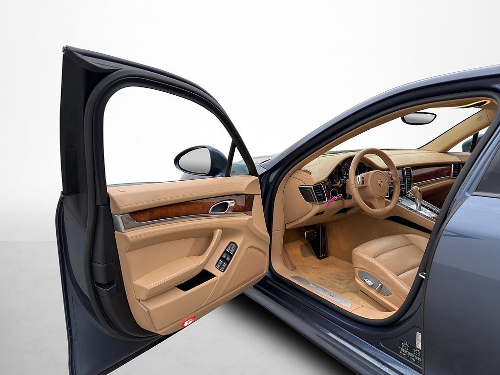 Vehicle Image 11