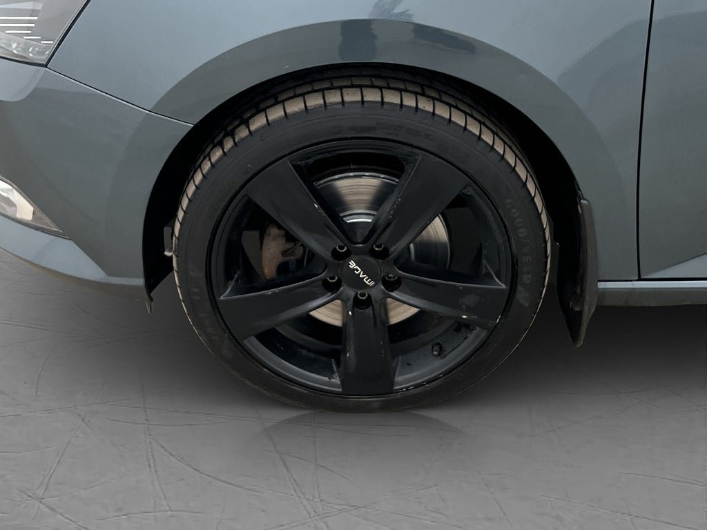 Vehicle Image 24