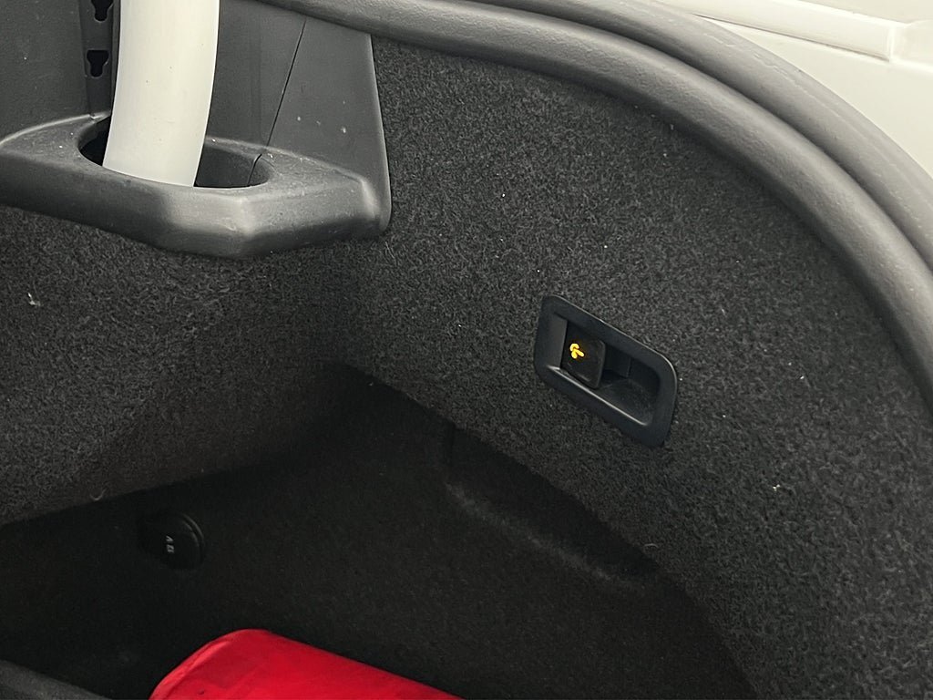 Vehicle Image 25