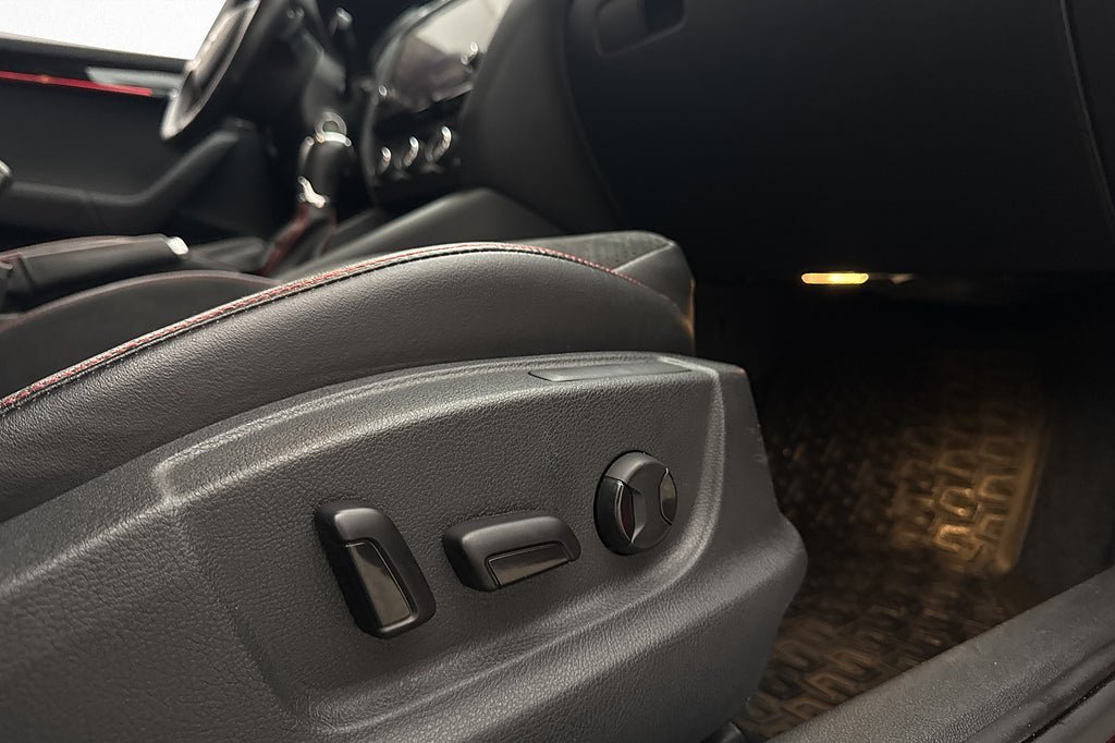 Vehicle Image 24