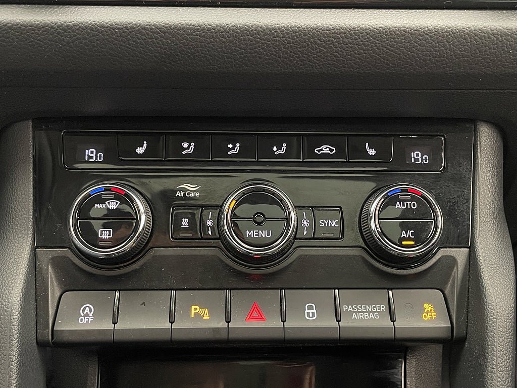 Vehicle Image 28