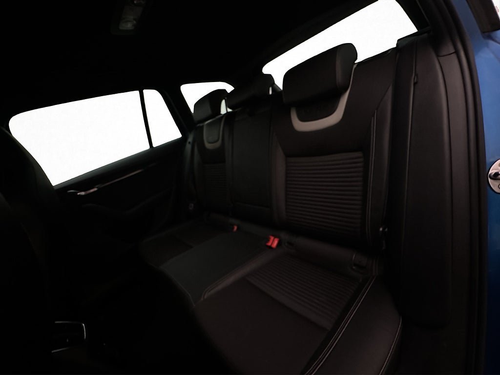 Vehicle Image 26